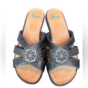 Yuu AVRIL sandals size 8.5